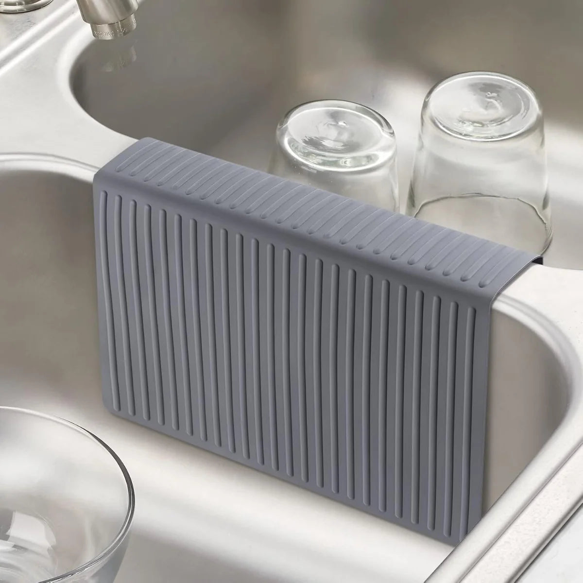 Bligli Silicone Sink Divider Mat - 11.8x5.3 inch Non-Slip Kitchen Organizer, Dish & Glassware Protector for Double Basins, Scratch & Stain Resistant, Durable & Flexible